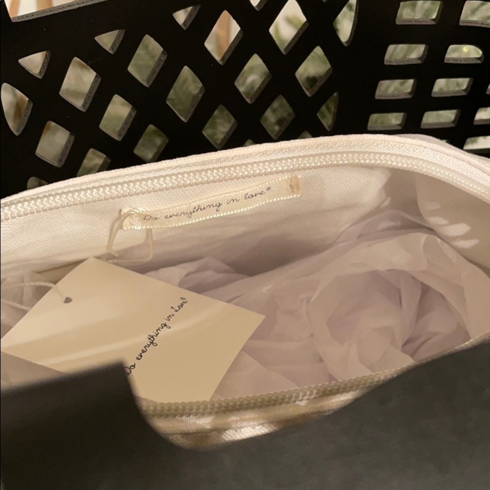 Vegan leather Handbag - Picture 7 of 8